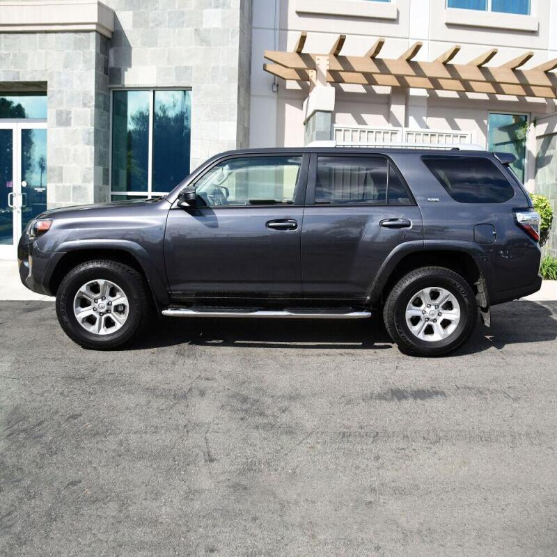 WES Nerf Bars - PRO TRAXX 4 - Westin 2014-2017 Toyota 4Runner SR5 PRO TRAXX 4 Oval Nerf Step Bars - SS