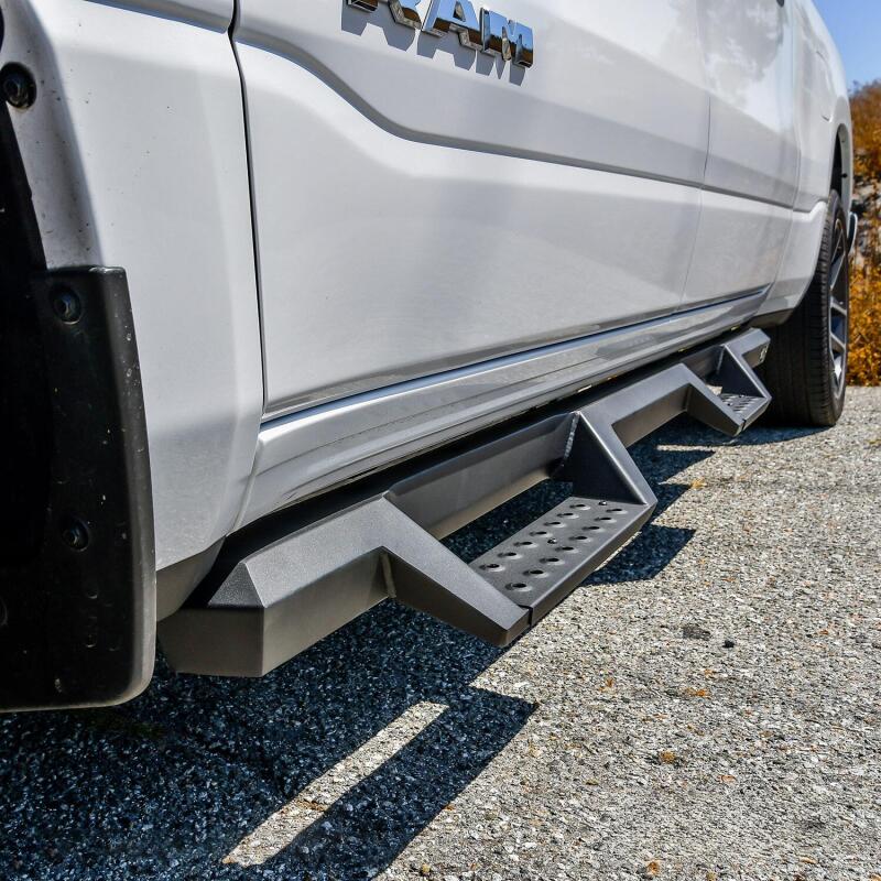 WES Nerf Bars - HDX Drop - Westin/HDX 2019 Ram 1500 Crew Cab Drop Nerf Step Bars - Textured Black