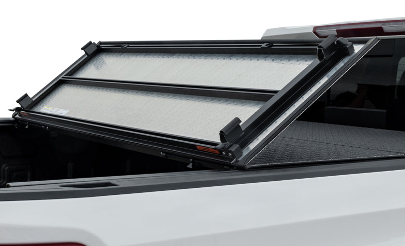ACC LOMAX Pro Series Cover - Access 2022+ Nissan Frontier 6ft Bed LOMAX Professional Series Cover - Urethane Diamond Plate