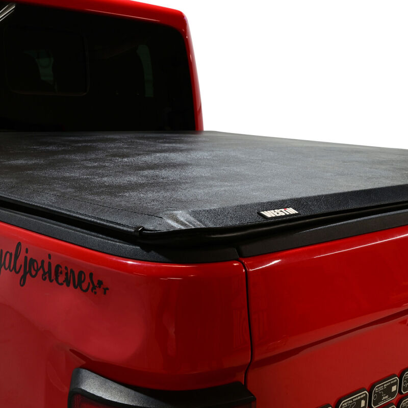 WES Soft Roll Tonneau Covers - Westin 20-24 Jeep Gladiator JT 5ft. Bed Soft Roll Tonneau Cover - Black
