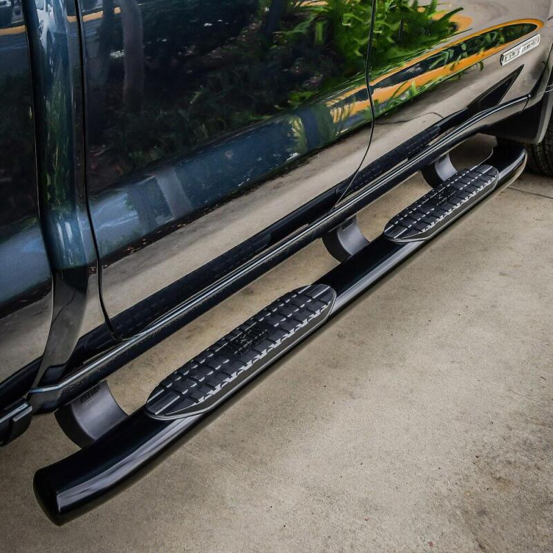 WES Nerf Bars - PRO TRAXX 5 - Westin 19-20 Chevrolet Silverado/GMC Sierra 1500 Double Cab PRO TRAXX 5 Oval Nerf Step Bars - Black
