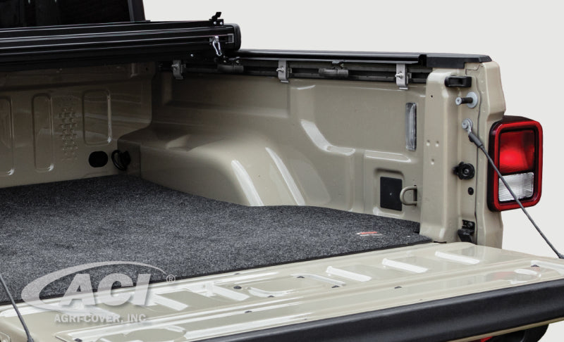 ACC LOMAX Tri-Fold Cover - Access 2020+ Jeep Gladiator 5ft Bed (w/ Trail Rails) LOMAX Tri-Fold Cover - Urethane FRP