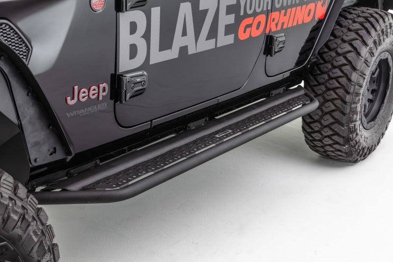 GOR Dom Extreme D6 - Go Rhino 18-20 Jeep Wrangler JLU Dominator Extreme D6 SideSteps Complete Kit w/SideStep + Brkts