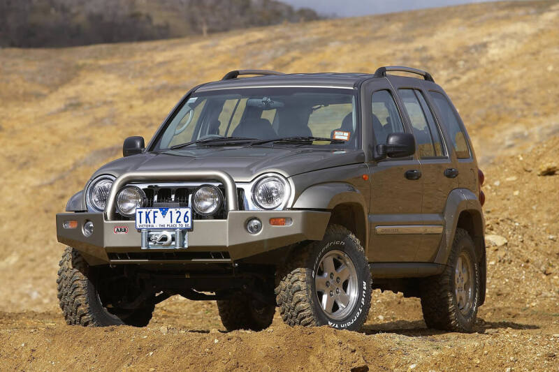 ARB Bull Bars - ARB Combar 05-08 Jeep Liberty KJ