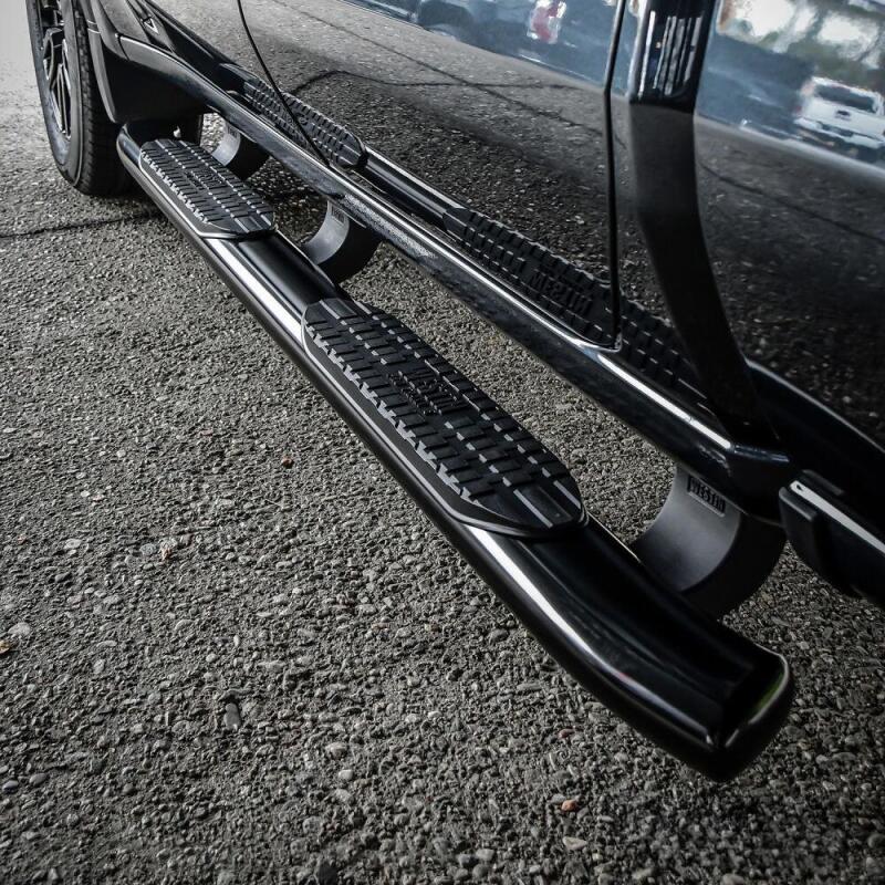 WES Nerf Bars - PRO TRAXX 5 - Westin 19-20 Chevrolet Silverado/GMC Sierra 1500 Double Cab PRO TRAXX 5 Oval Nerf Step Bars - Black