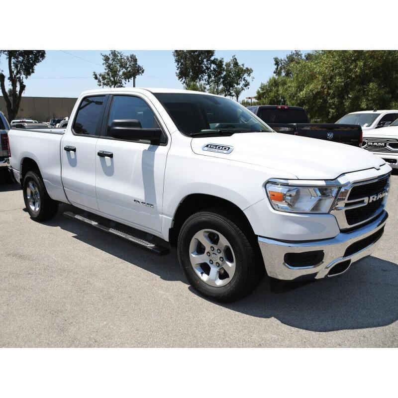 WES Nerf Bars - R5 - Westin 19-20 Ram 1500 Quad Cab (Excl 2019 Ram 1500 Classic) R5 Nerf Step Bars - Black