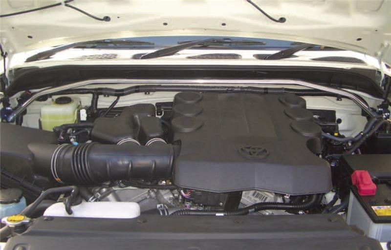 CUS OS Front Strut Bars - Cusco Strut Tower Brace Type OS Front Toyota FJ Cruiser GSJ15W