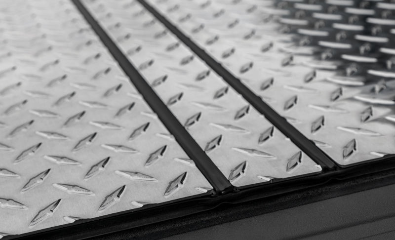 ACC LOMAX Diamond Plate - Access LOMAX Tri-Fold Cover 2022 Nissan Frontier w/ 5ft Bed - Diamond Plate