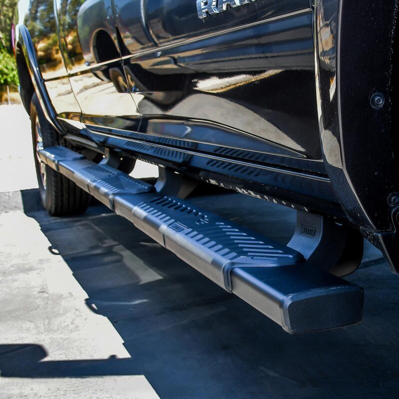 WES Nerf Bars - R5 - Westin 19-22 RAM 2500/3500 CC 8ft Bed Excl. Dually R5 M-Series W2W Nerf Step Bars - Blk