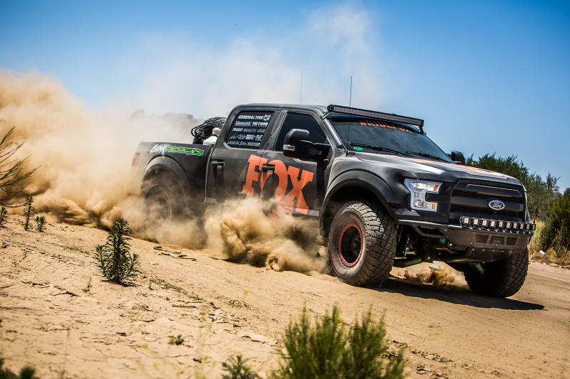 FOX 2.0 Perf Shock - Fox 17 Ford F250/F350 2.0 Performance Series 12.6in Smooth Body IFP Rear Shock /1.5-3.5in lift
