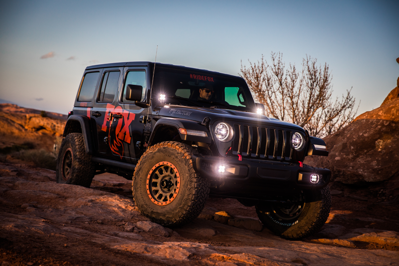 FOX 2.0 Perf Shock - Fox 18+ Jeep JL 2.0 Performance Series 11.7in Smooth Body Reservoir Front Shock 4.5-6in Lift (Pair)