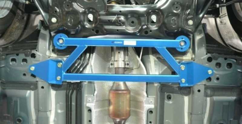 CUS Type II Lower Arm Bars - Cusco Lower Arm Bar Front VER2 Juke YF15 2WD ONLY (NOT for AWD)
