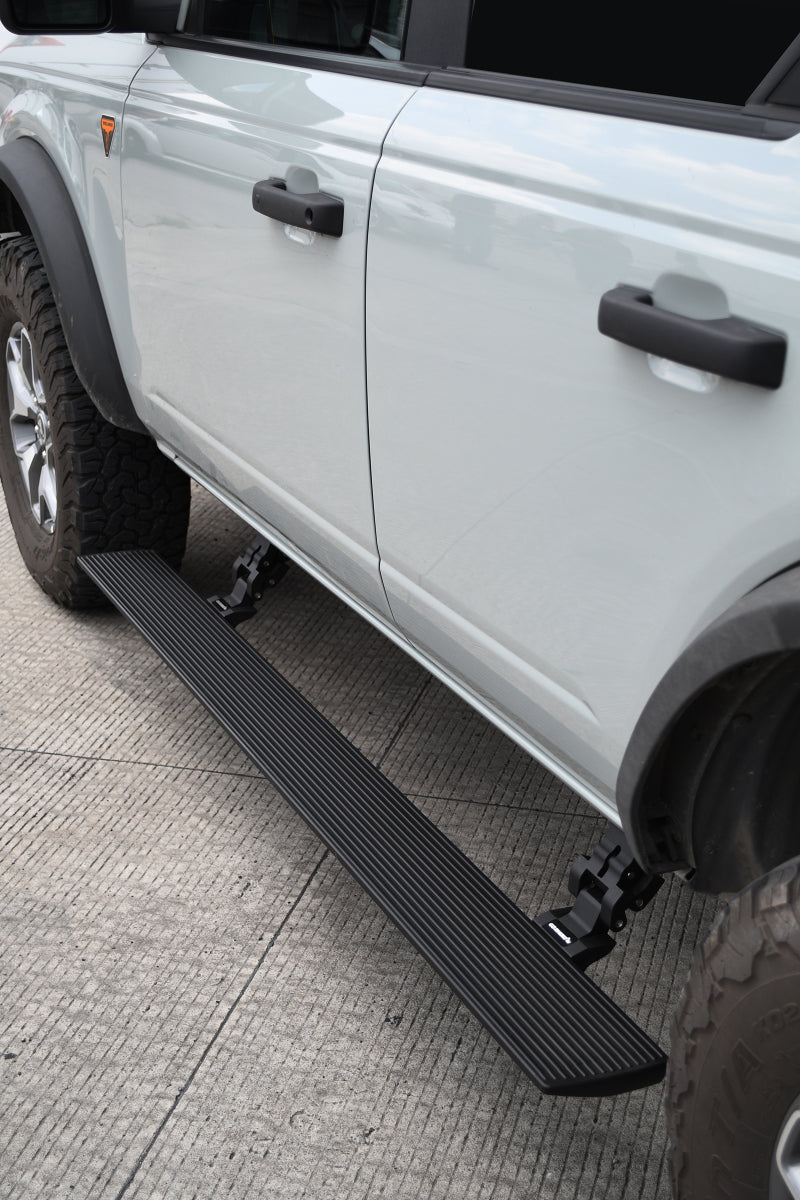 GOR RealTruck VoltStep Running Boards - RealTruck 21-24 Ford Bronco 4dr VoltStep Electric Running Board Kit (No Drill) - Tex. Blk