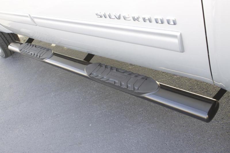 LND Nerf Bars - Polished - Lund 07-17 Chevy Silverado 1500 Crew Cab 5in. Oval Straight SS Nerf Bars - Polished