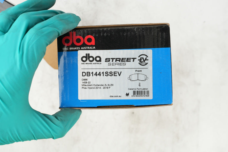 DBA Street Series Brake Pads - DBA 11-14 Chrysler 200 Front Street Series Brake Pads
