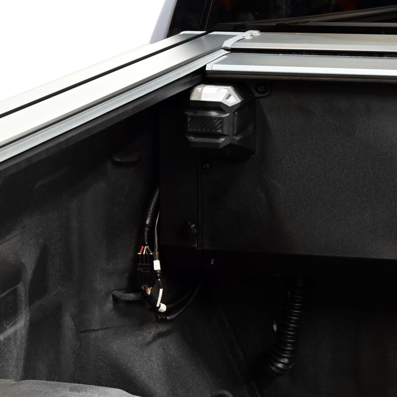 WES Electric Retractable Tonneau - Westin 19-26 Chev/GMC Silverado/Sierra 1500 5ft 8in Bed Electric Retractable Tonneau Cover - Black